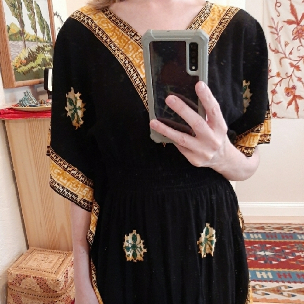❌TRADED ❌ Dewi Shinta Batik Indonesian Kaftan S-M - Picture 2 of 13
